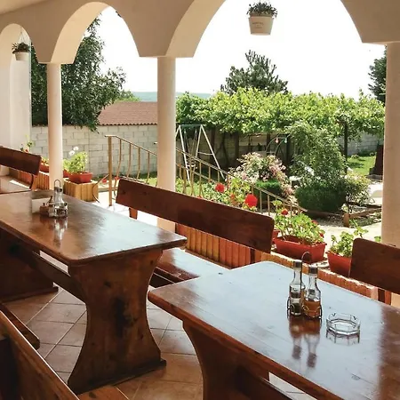 Eight-bedroom Holiday In